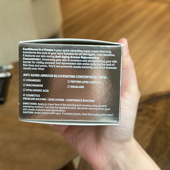 It Confidence In A Cream - Picture 3 of 4